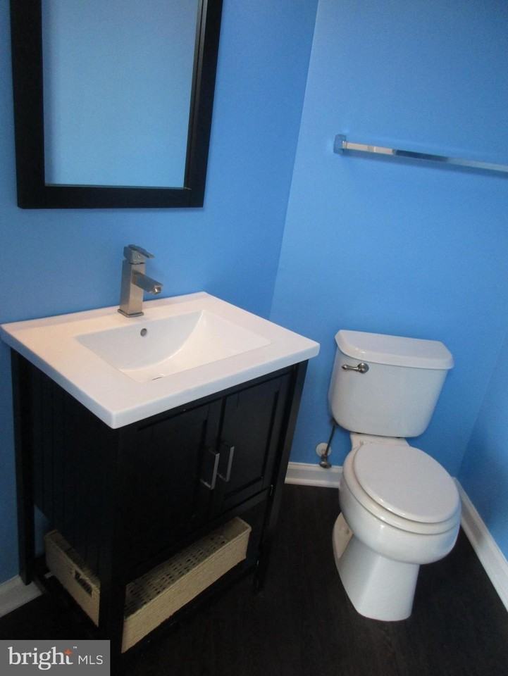 1024 Jeanett Way - Photo 2 of 34
