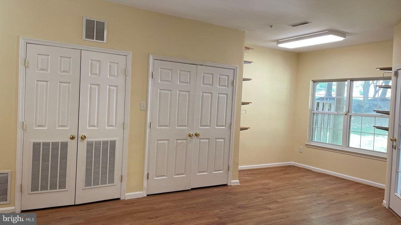6125 White Marble Ct - Photo 4 of 34