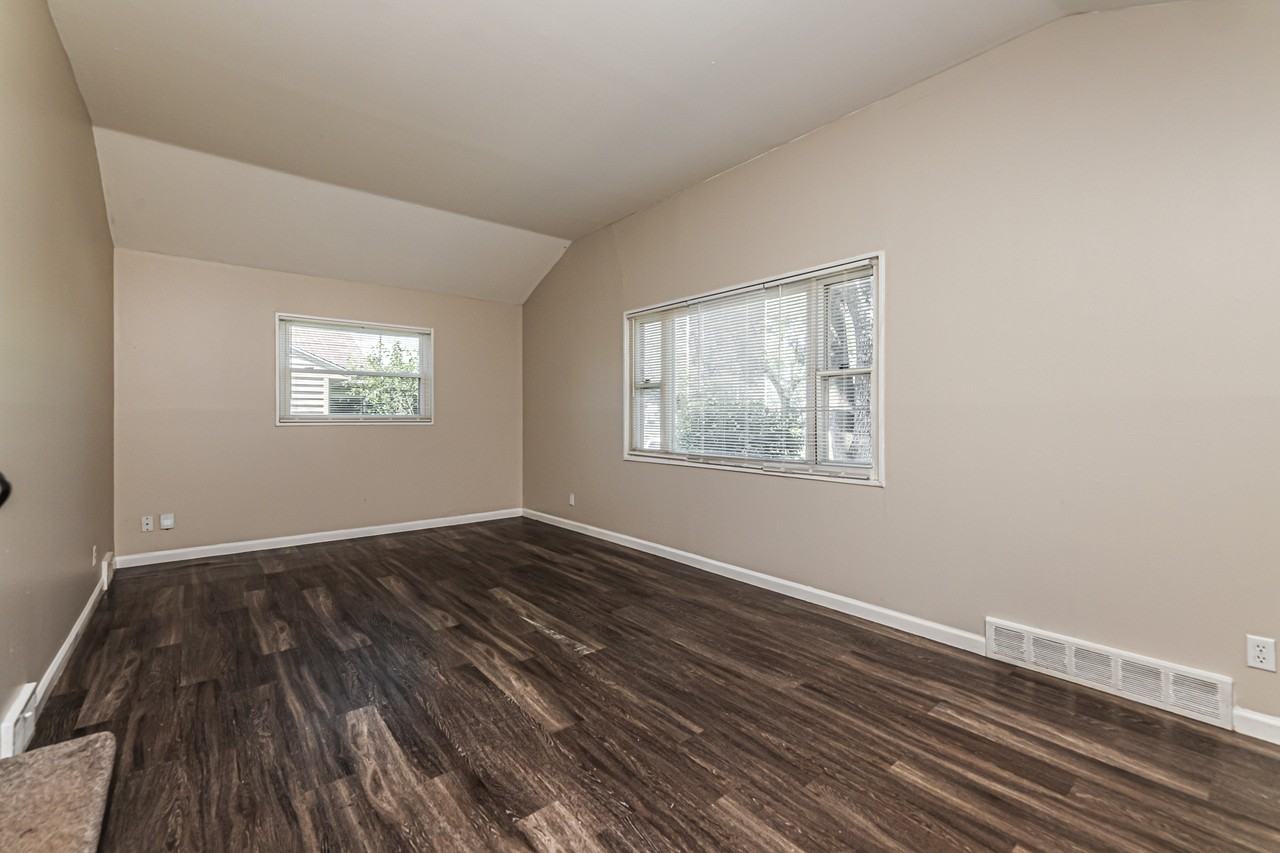 2205 Hazel Ave #1 - Photo 3 of 15