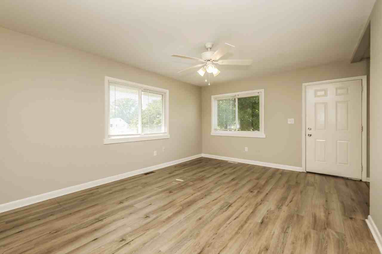 143 Lake St #1 - Photo 5 of 15