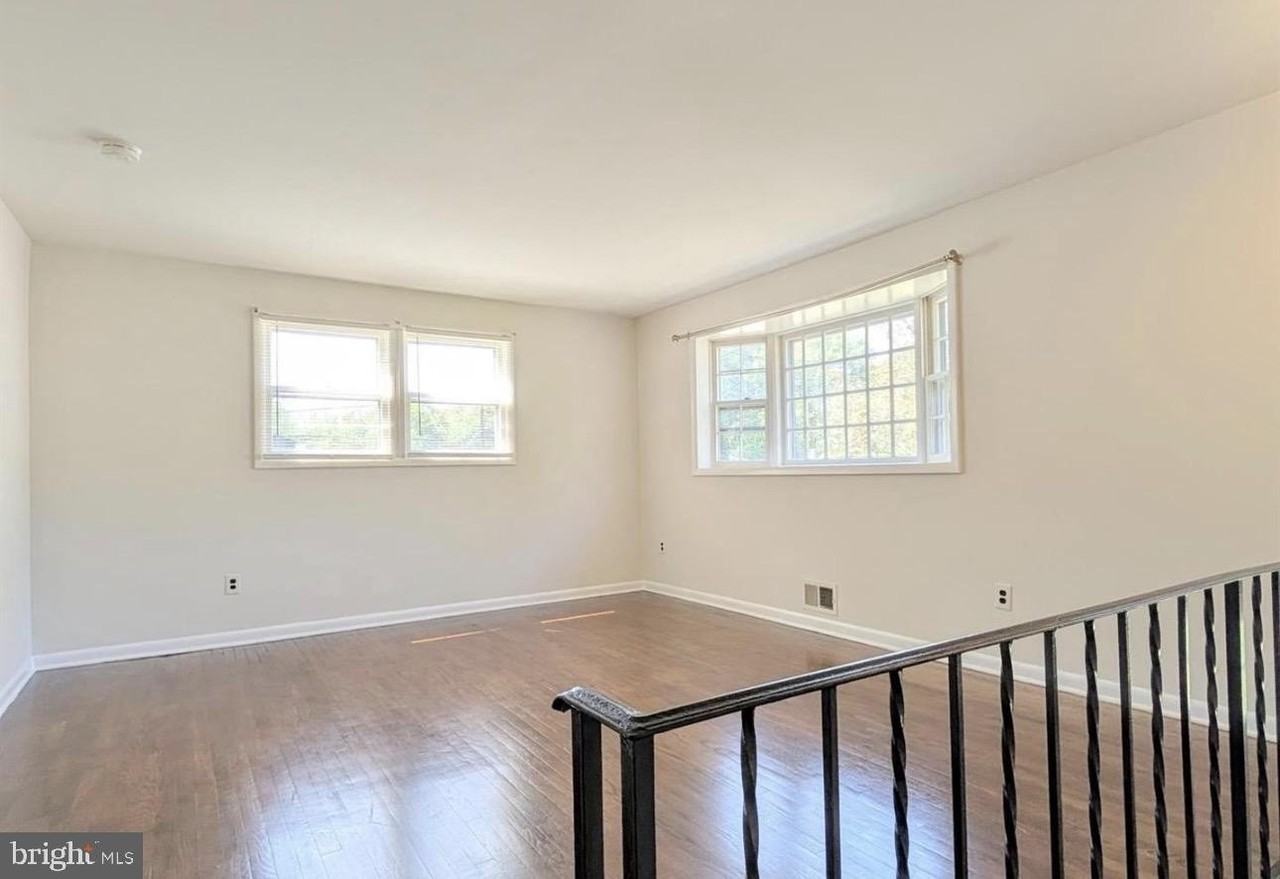 5725 Nevada St - Photo 3 of 23