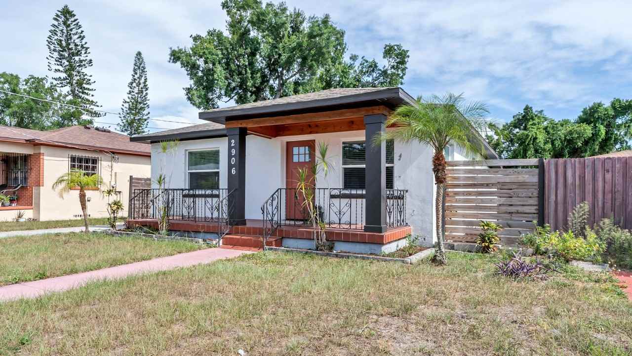 2906 W Nassau St