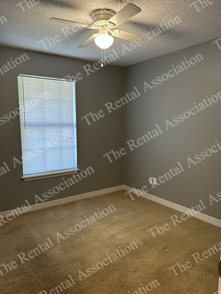 1309 W Kentucky Ave #1 - Photo 2 of 11