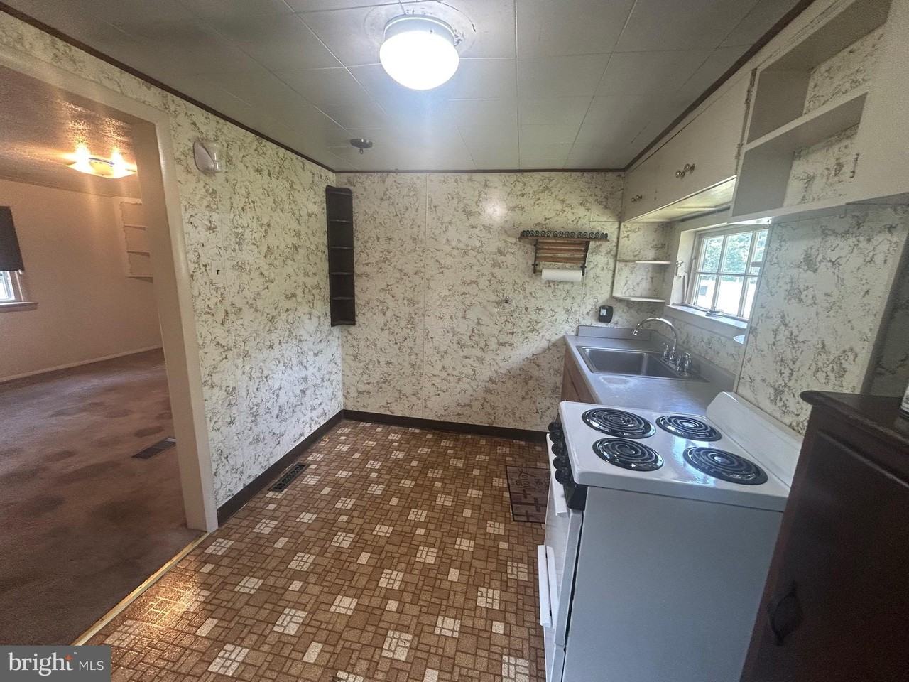 496 Old Philadelphia Pike #2ndFL - Photo 4 of 16