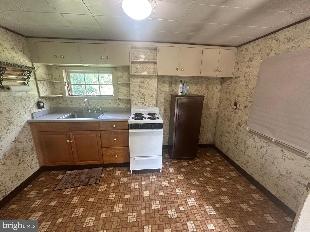 496 Old Philadelphia Pike #2ndFL - Photo 5 of 16