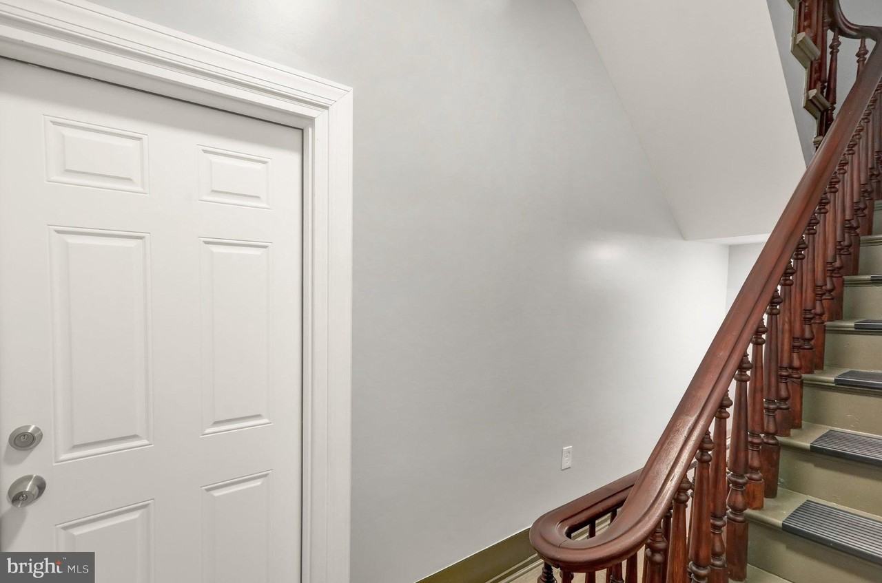 1156 Franklin St #4 - Photo 2 of 8