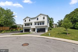 985 Henry Ave - Photo 1 of 1