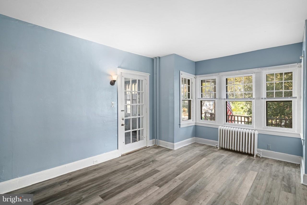 216 Penn Blvd - Photo 3 of 13