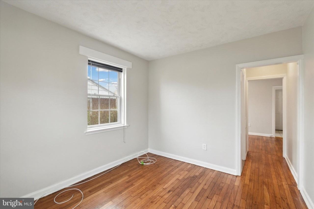 404 E Jefferson St #3 - Photo 2 of 14