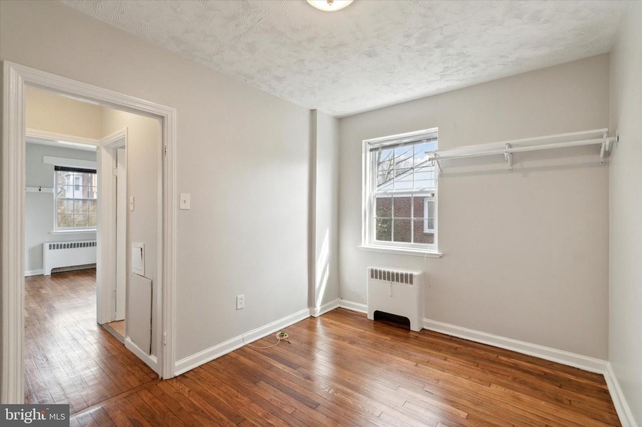 404 E Jefferson St #3 - Photo 7 of 14