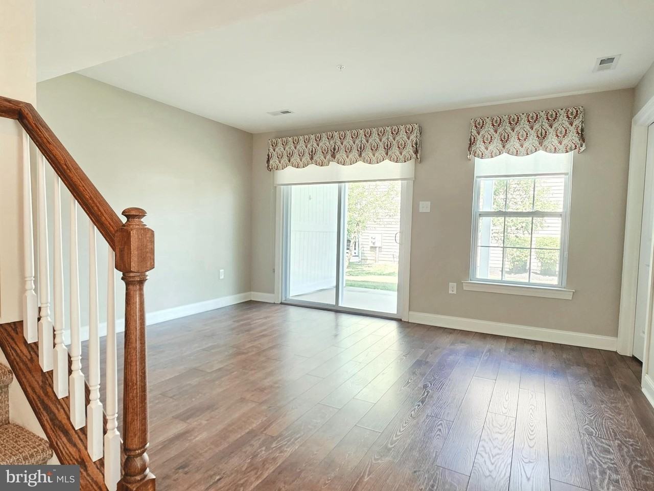 301 W Hamlin Ave - Photo 2 of 19