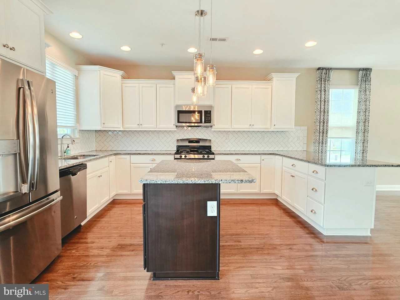 301 W Hamlin Ave - Photo 3 of 19