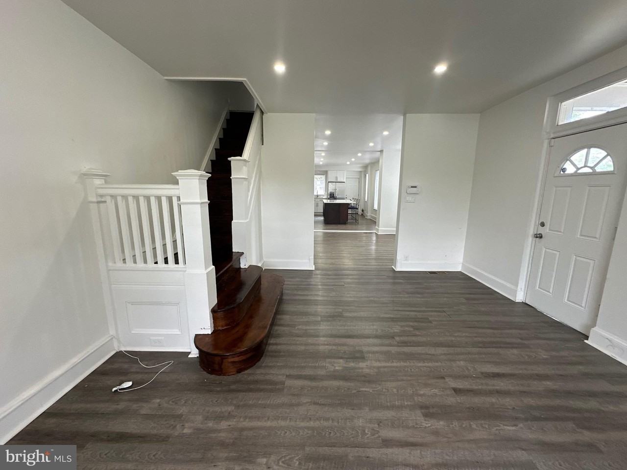 482 Martin St - Photo 7 of 34