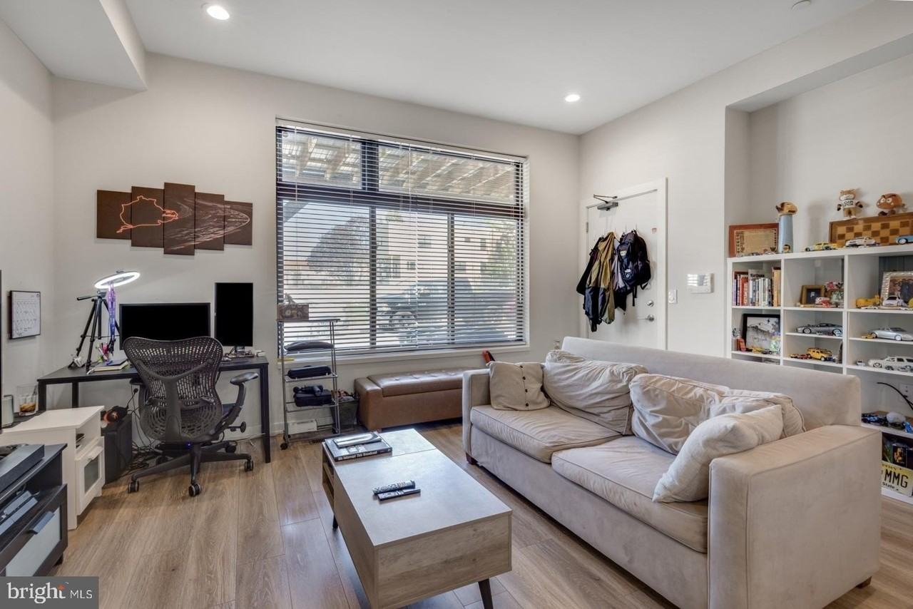 385 Martin St #1F - Photo 4 of 18