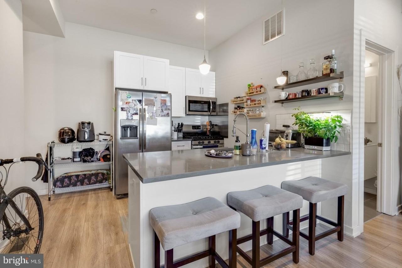 385 Martin St #1F - Photo 6 of 18