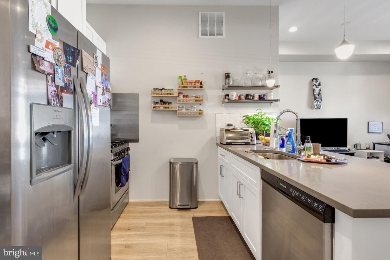 385 Martin St #1F - Photo 7 of 18