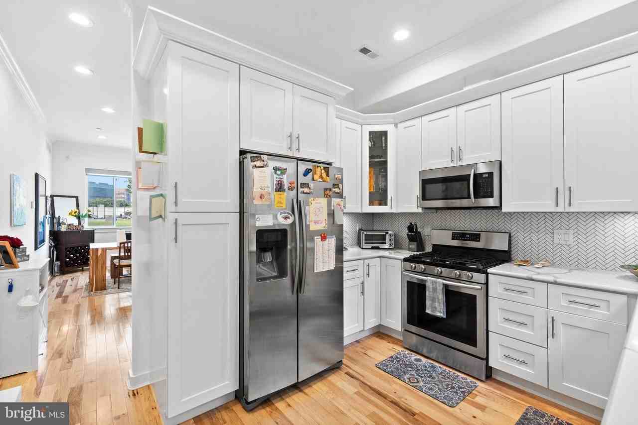 3024 Titan St - Photo 5 of 24