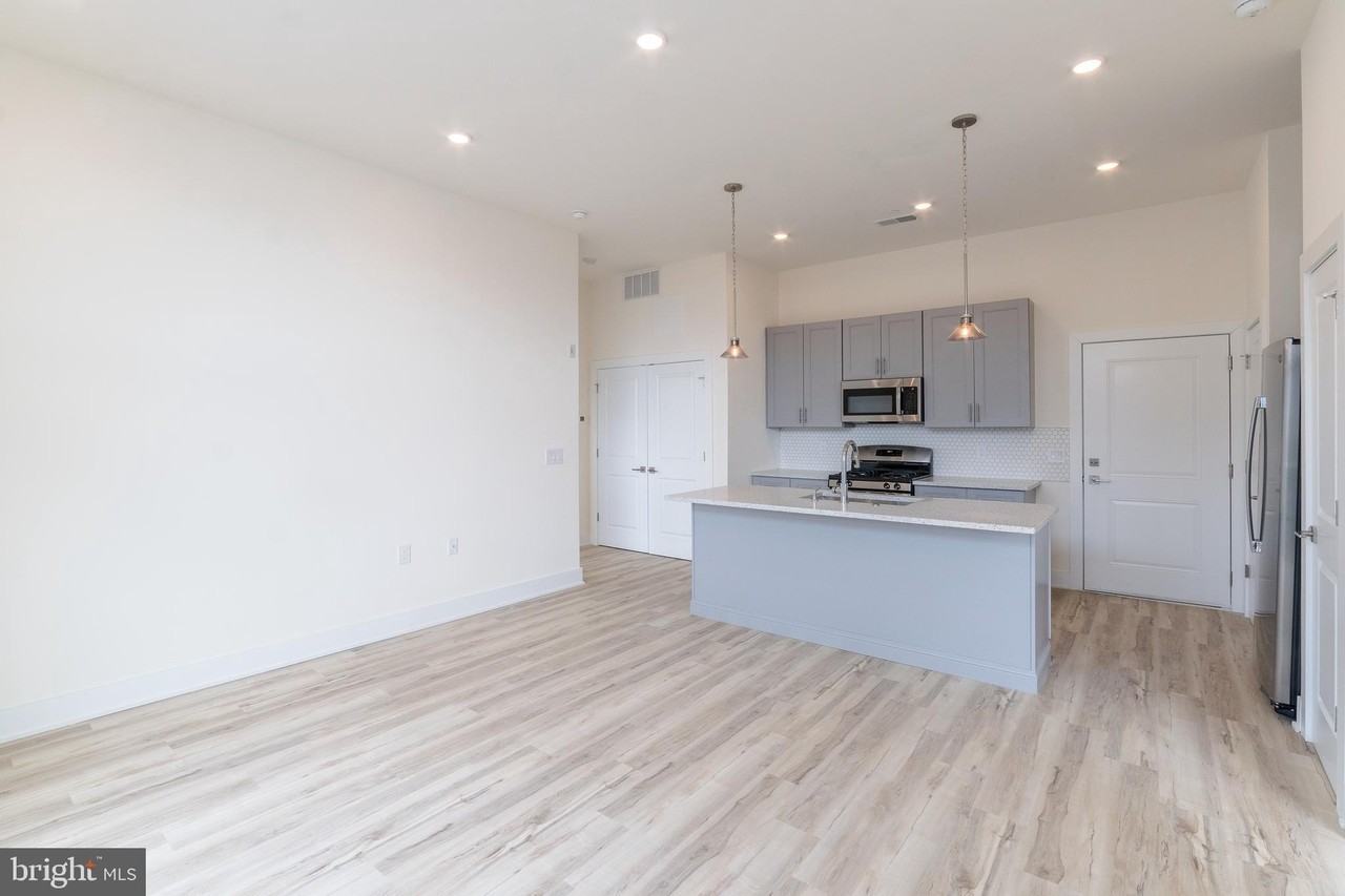 1129 Germantown Ave #4C - Photo 2 of 24
