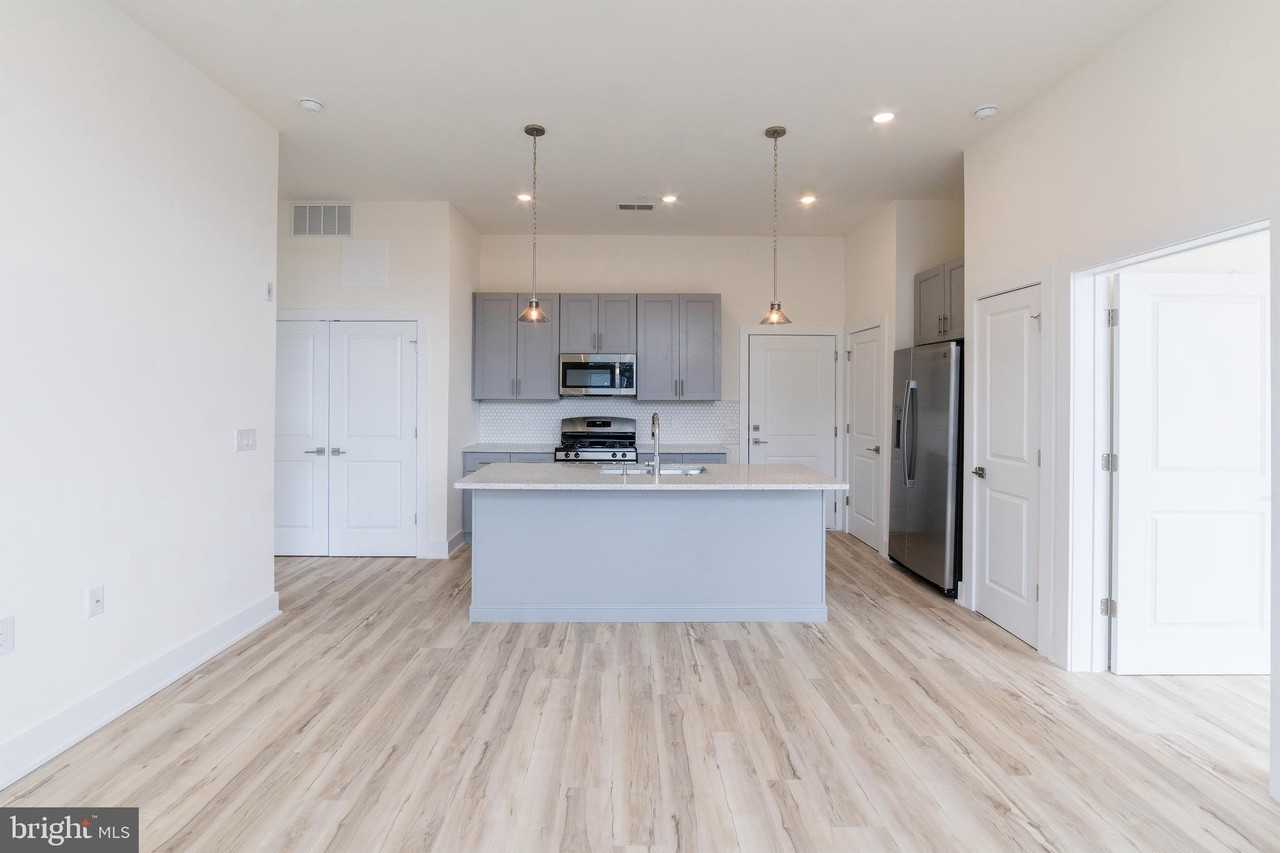 1129 Germantown Ave #4C - Photo 3 of 24
