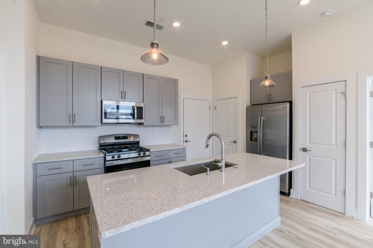 1129 Germantown Ave #4C - Photo 5 of 24
