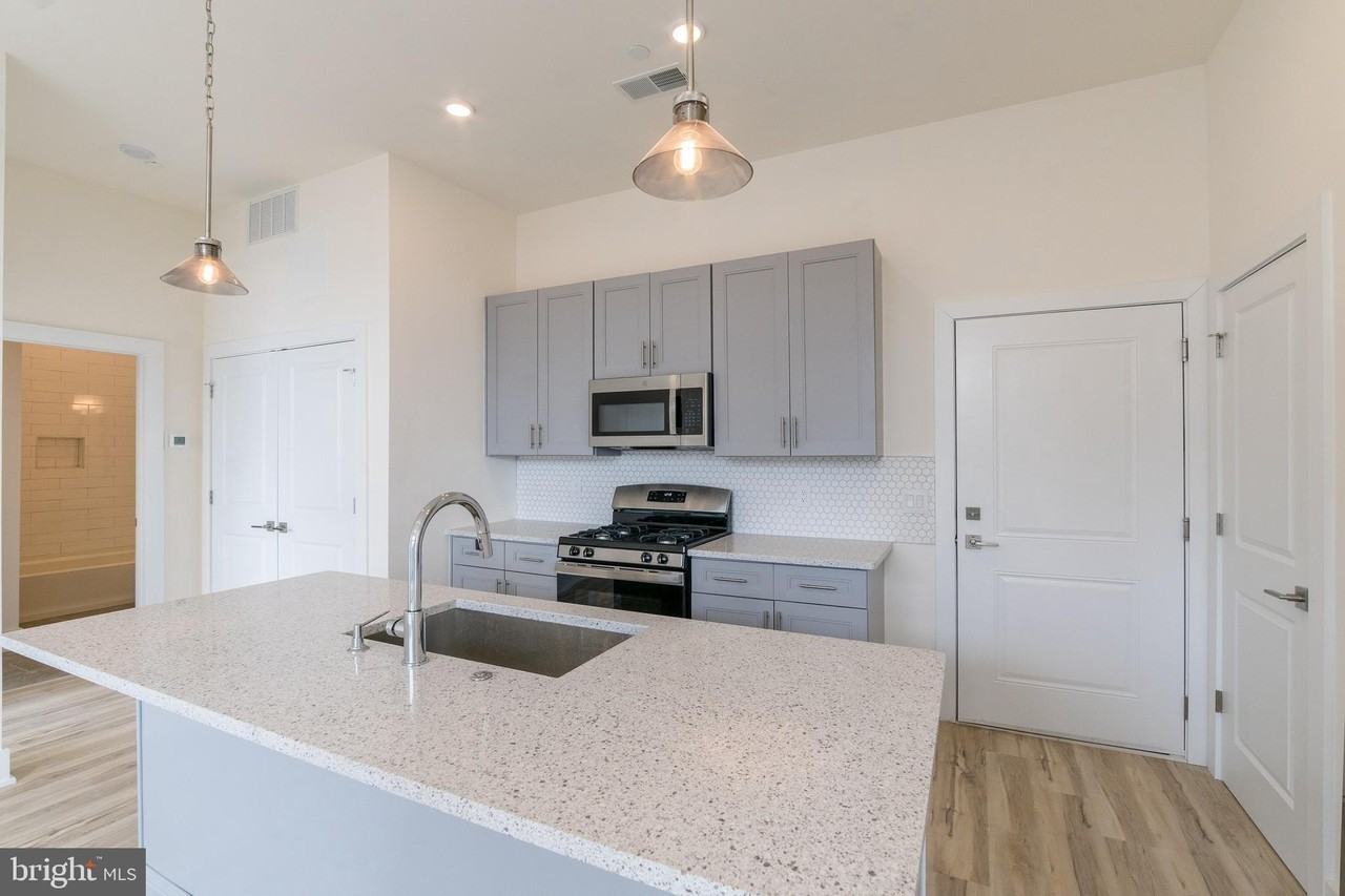 1129 Germantown Ave #4C - Photo 6 of 24