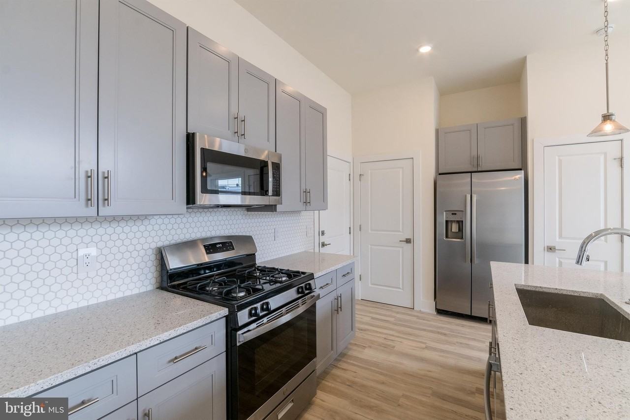 1129 Germantown Ave #4C - Photo 7 of 24