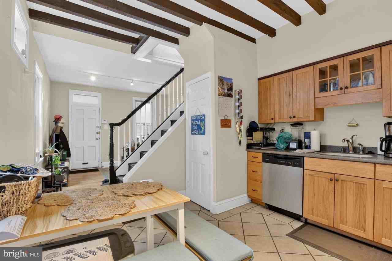 2528 Waverly St - Photo 2 of 21