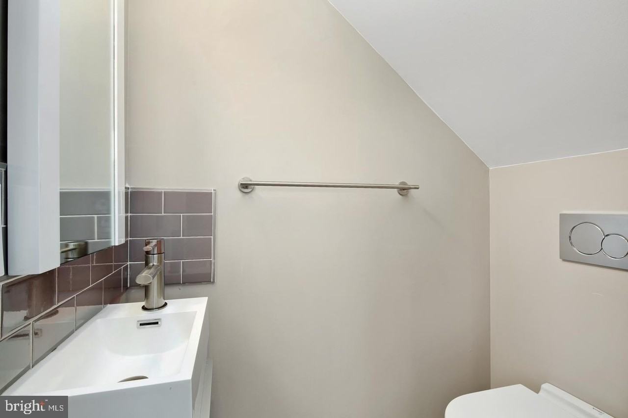 17 S 44th St #6 - Photo 7 of 15