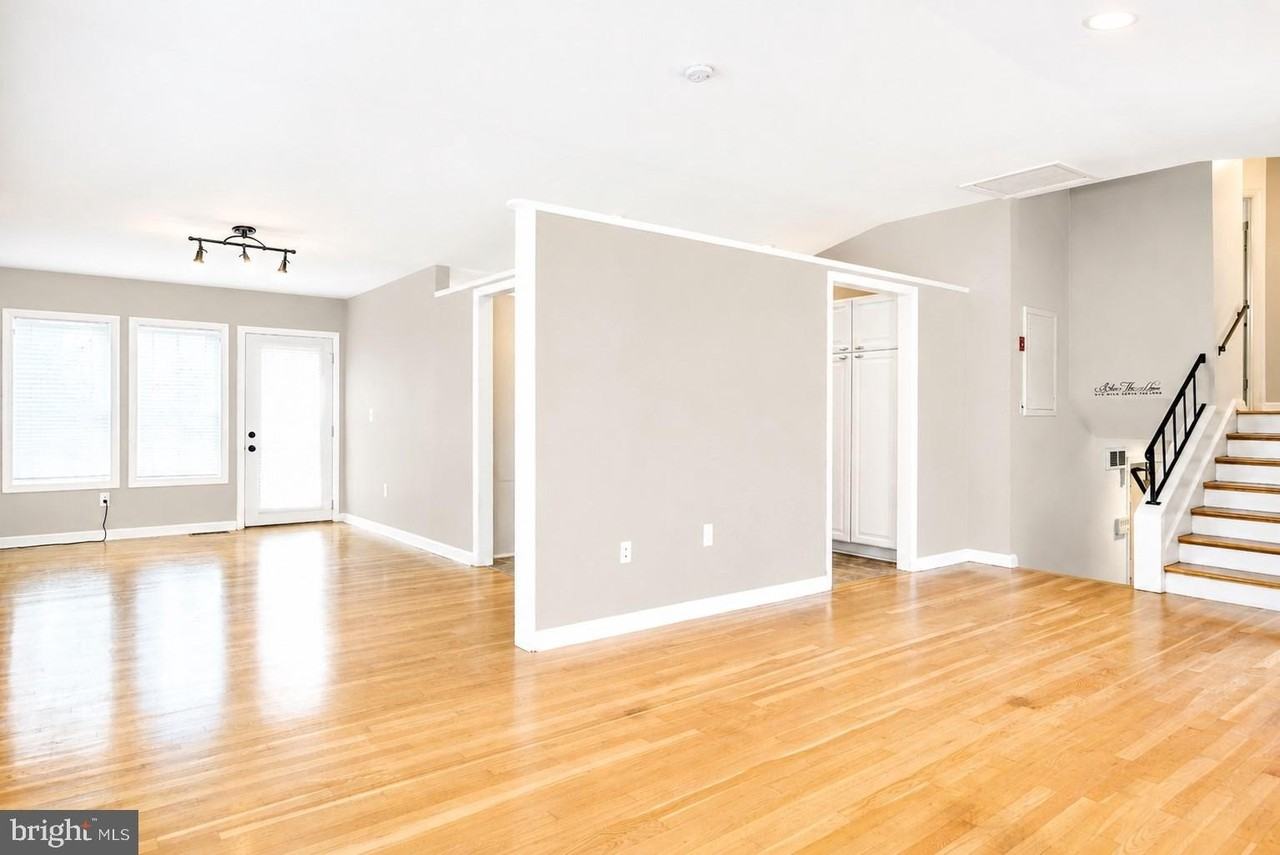10827 Charles Dr - Photo 4 of 20