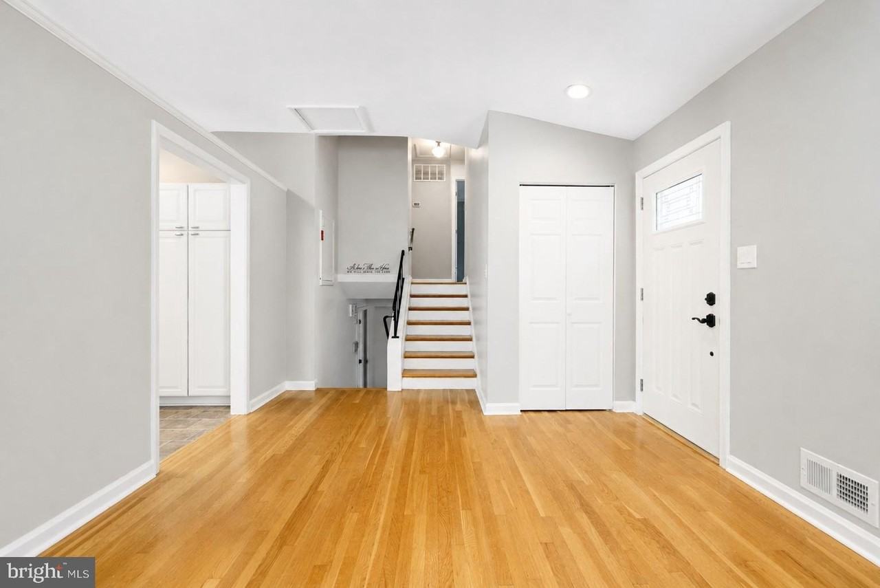 10827 Charles Dr - Photo 5 of 20