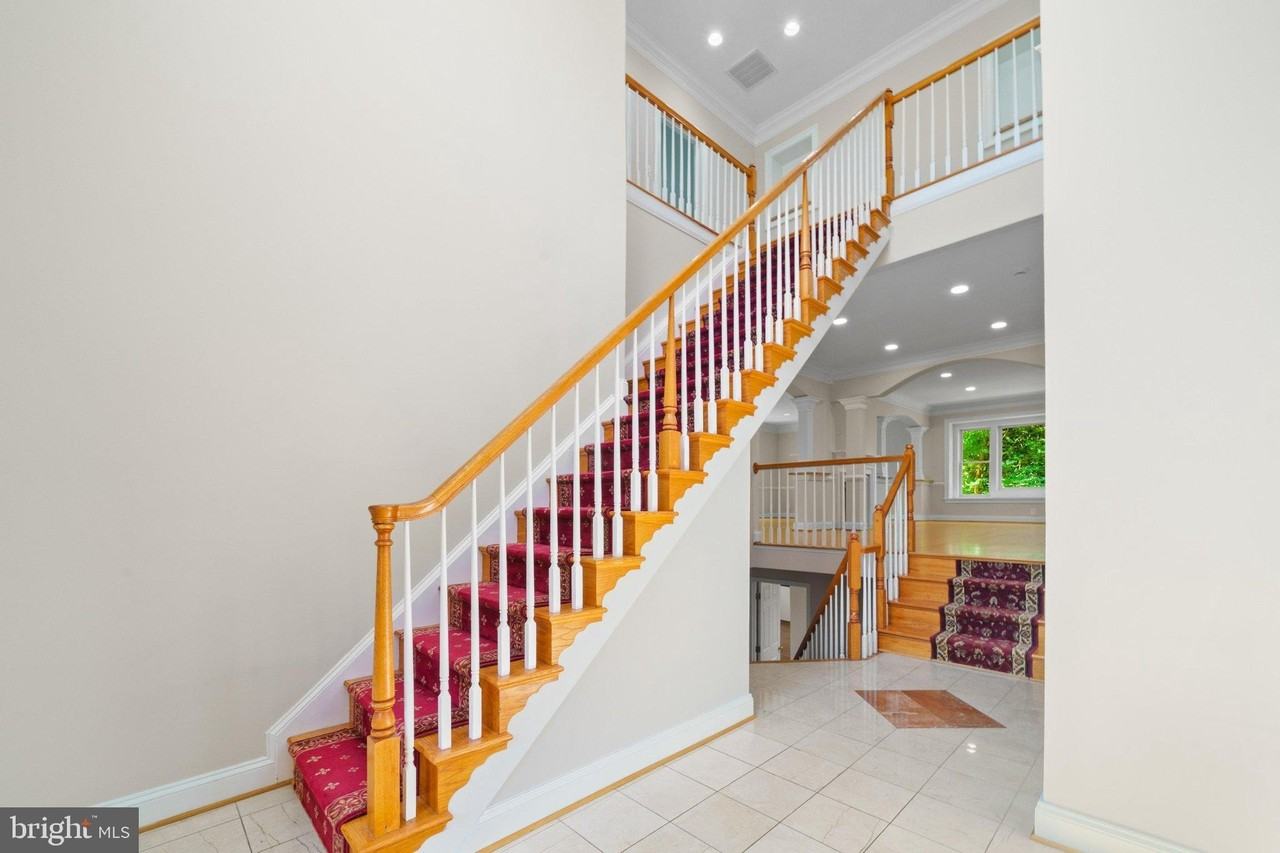 1310 Forestwood Dr - Photo 2 of 39
