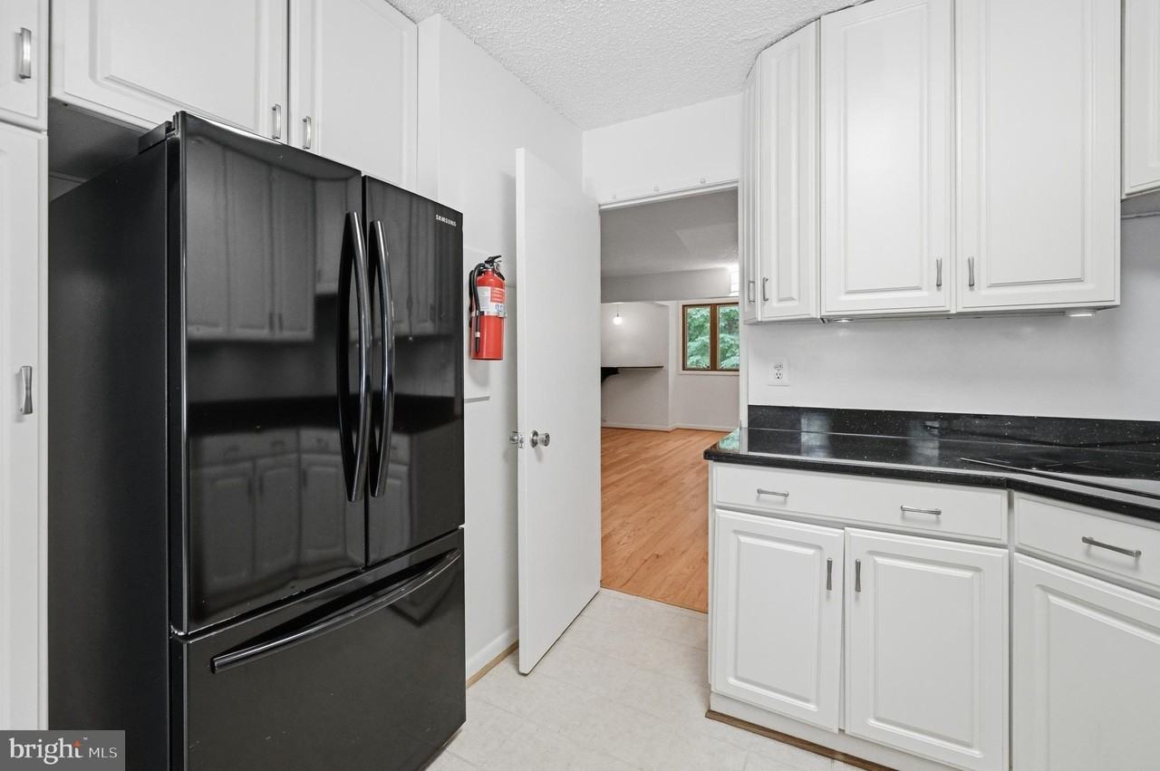 2242 Cartwright Pl - Photo 6 of 40