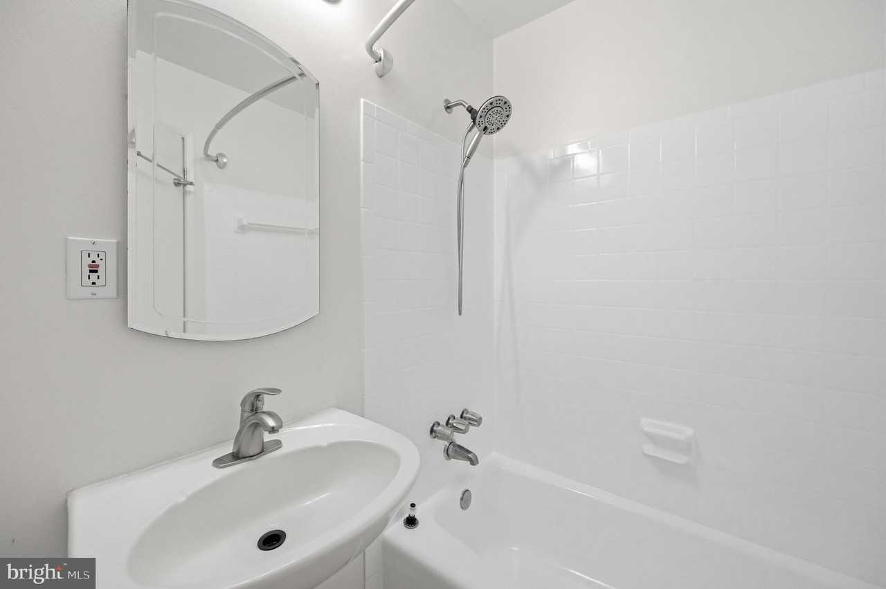 2242 Cartwright Pl - Photo 7 of 40
