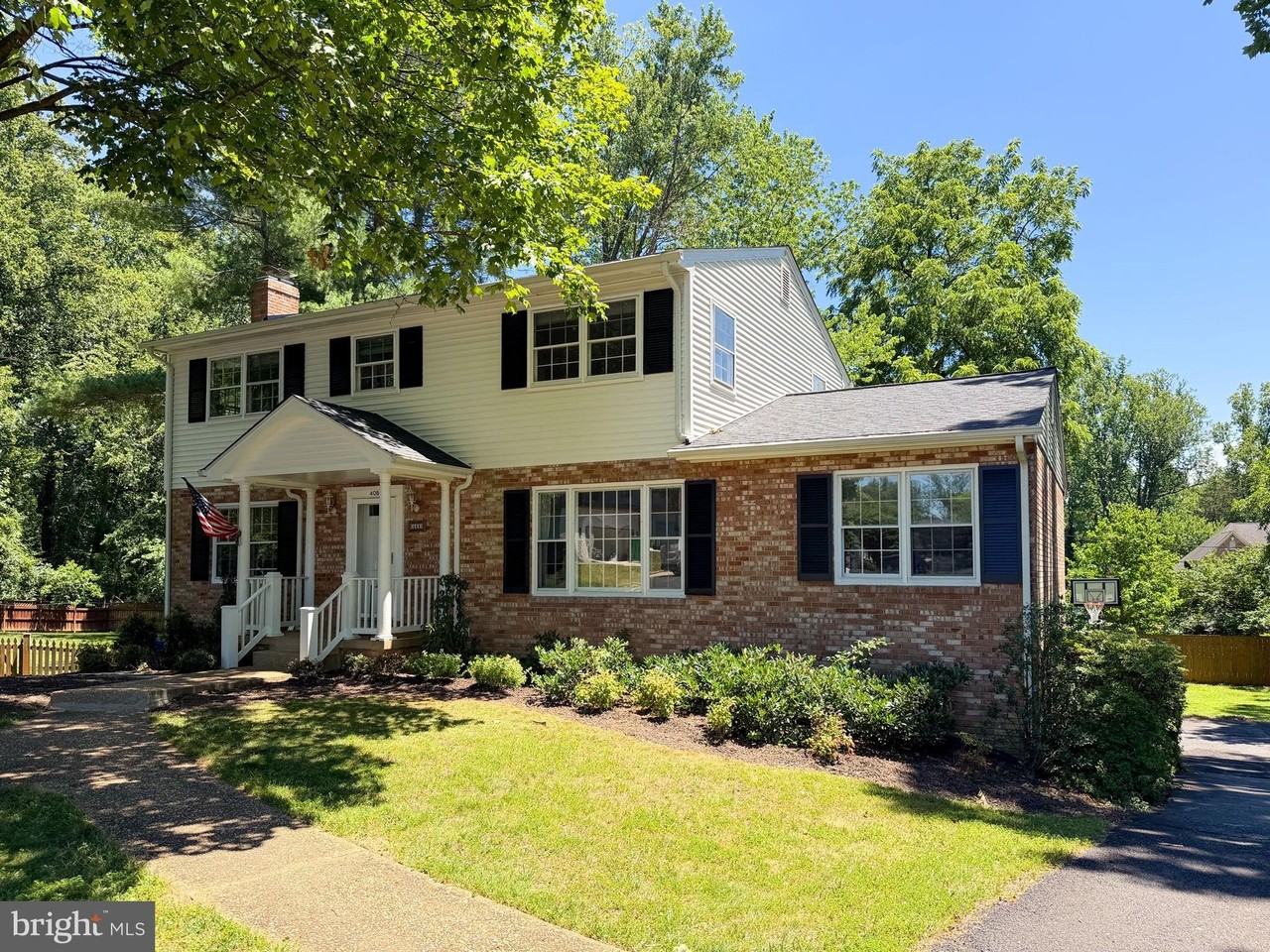 408 Holloway Ct Ne - Photo 2 of 46