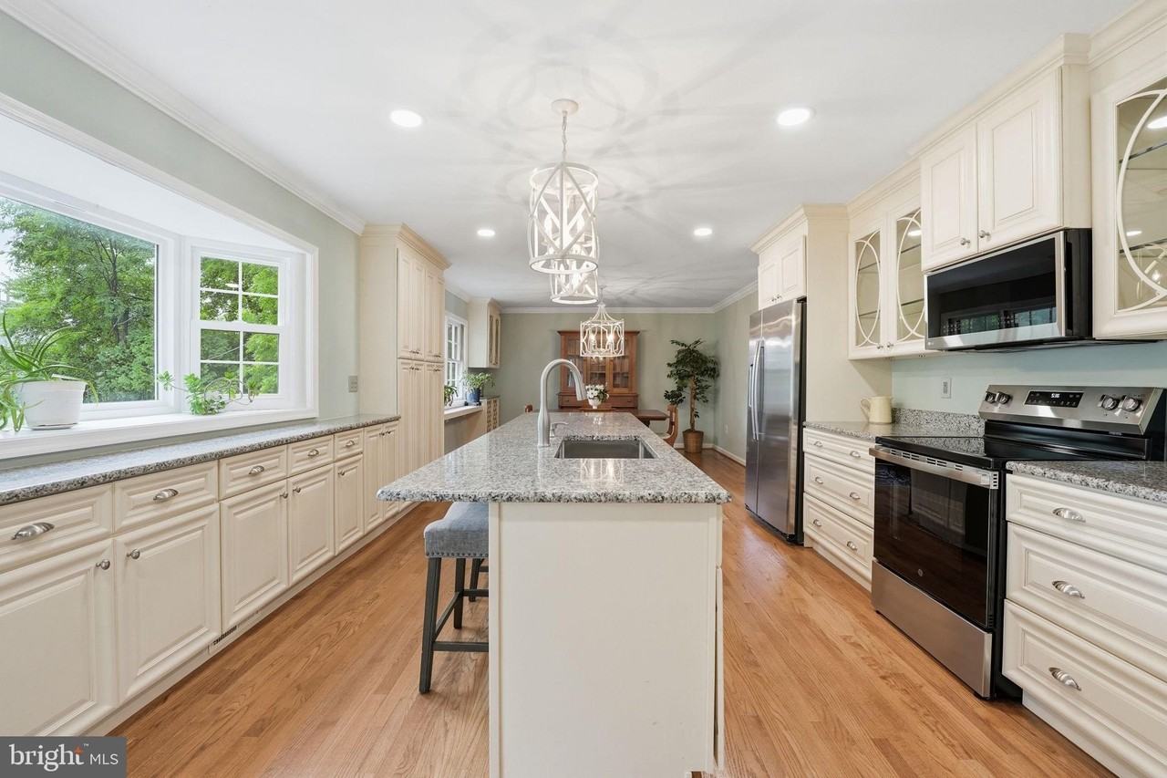 408 Holloway Ct Ne - Photo 4 of 46