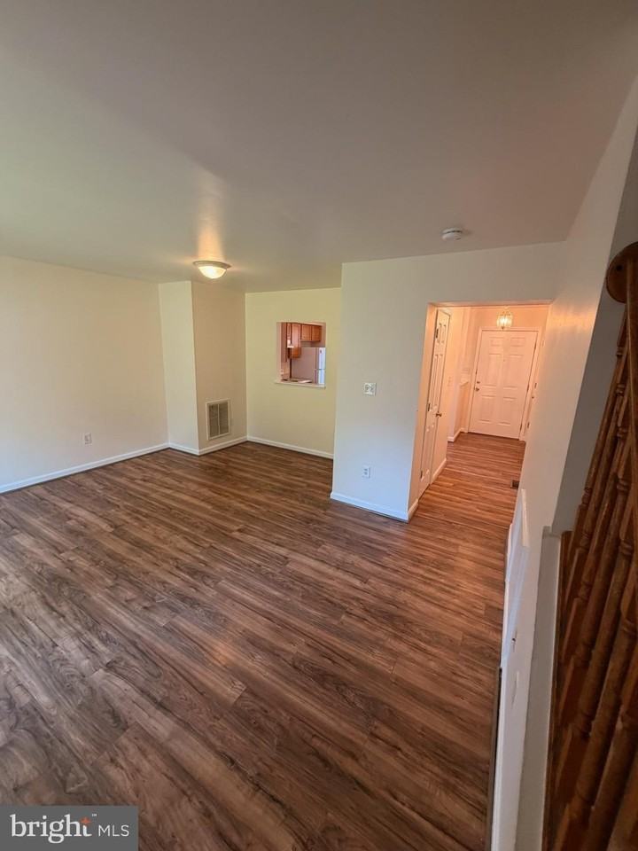 1169 Commercial Ct - Photo 2 of 6