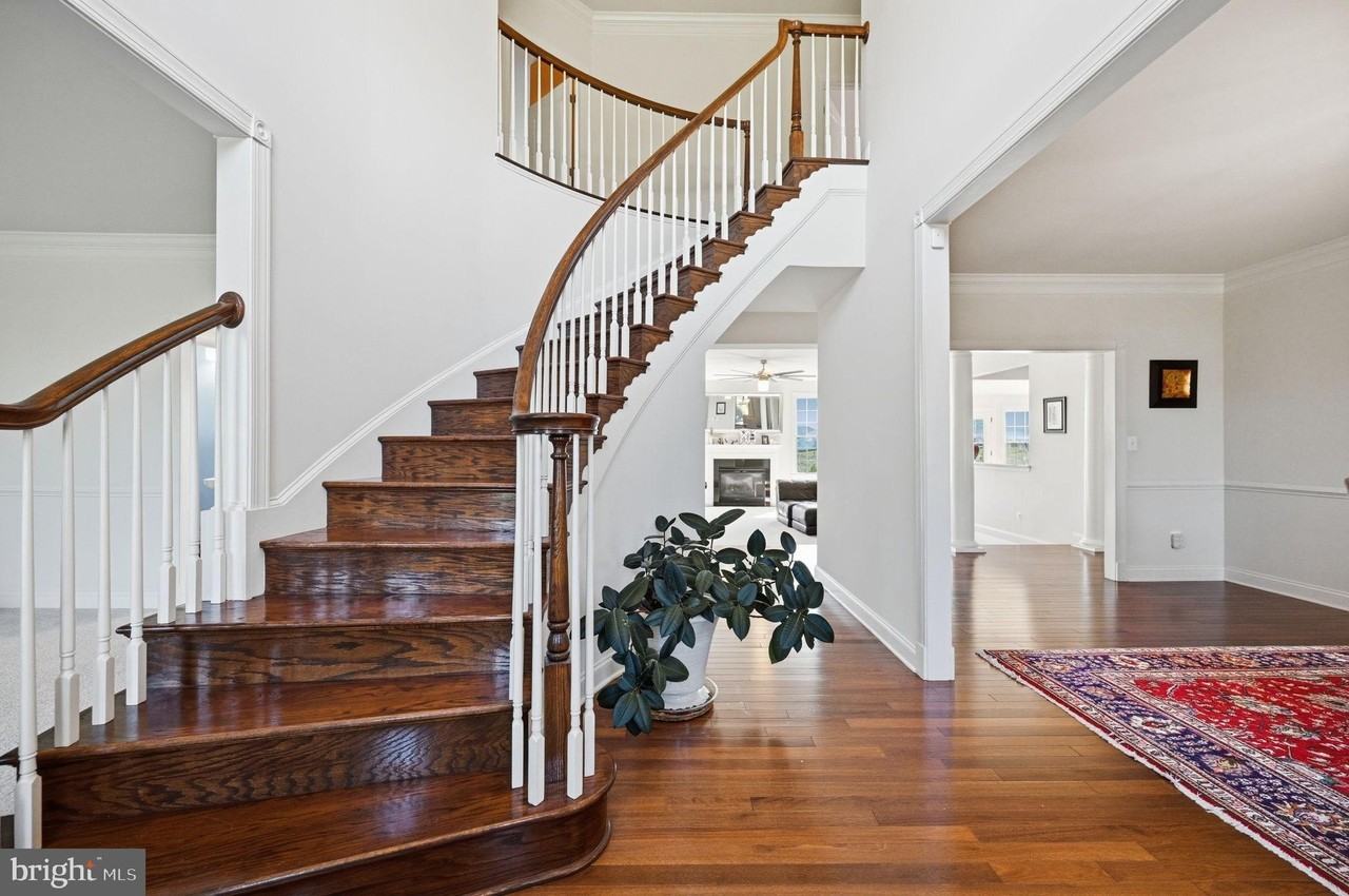 23222 Hemmingford Cir - Photo 4 of 43