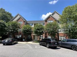 featured image of 6941 Hanesbrook Cir