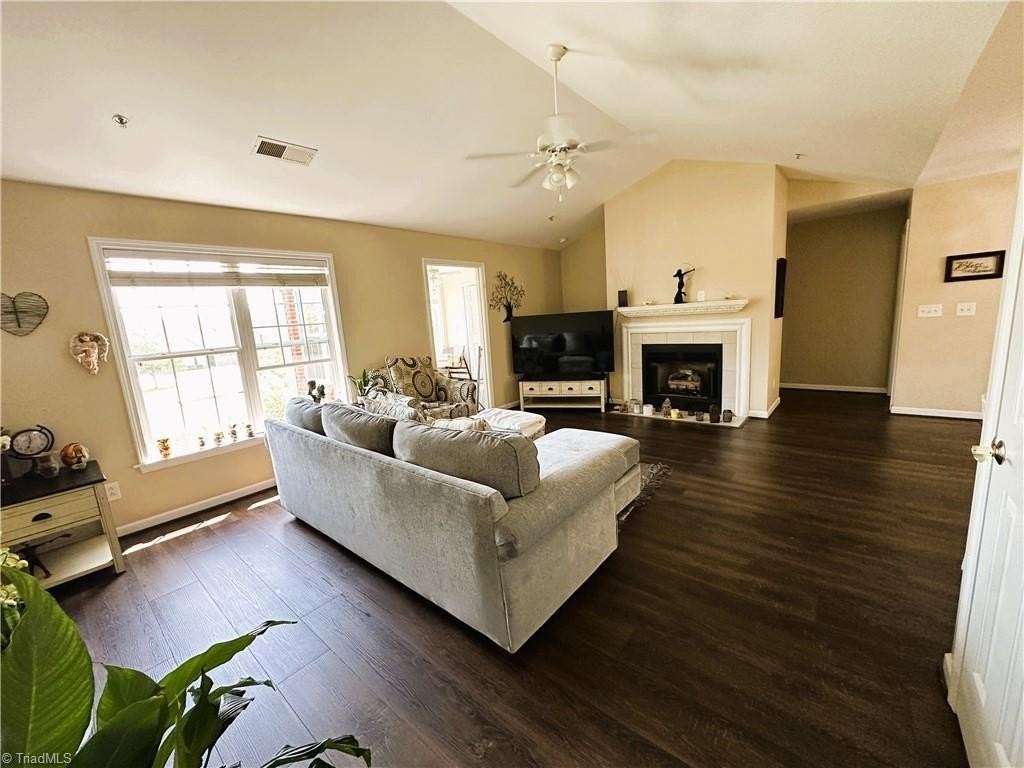 6941 Hanesbrook Cir - Photo 2 of 13
