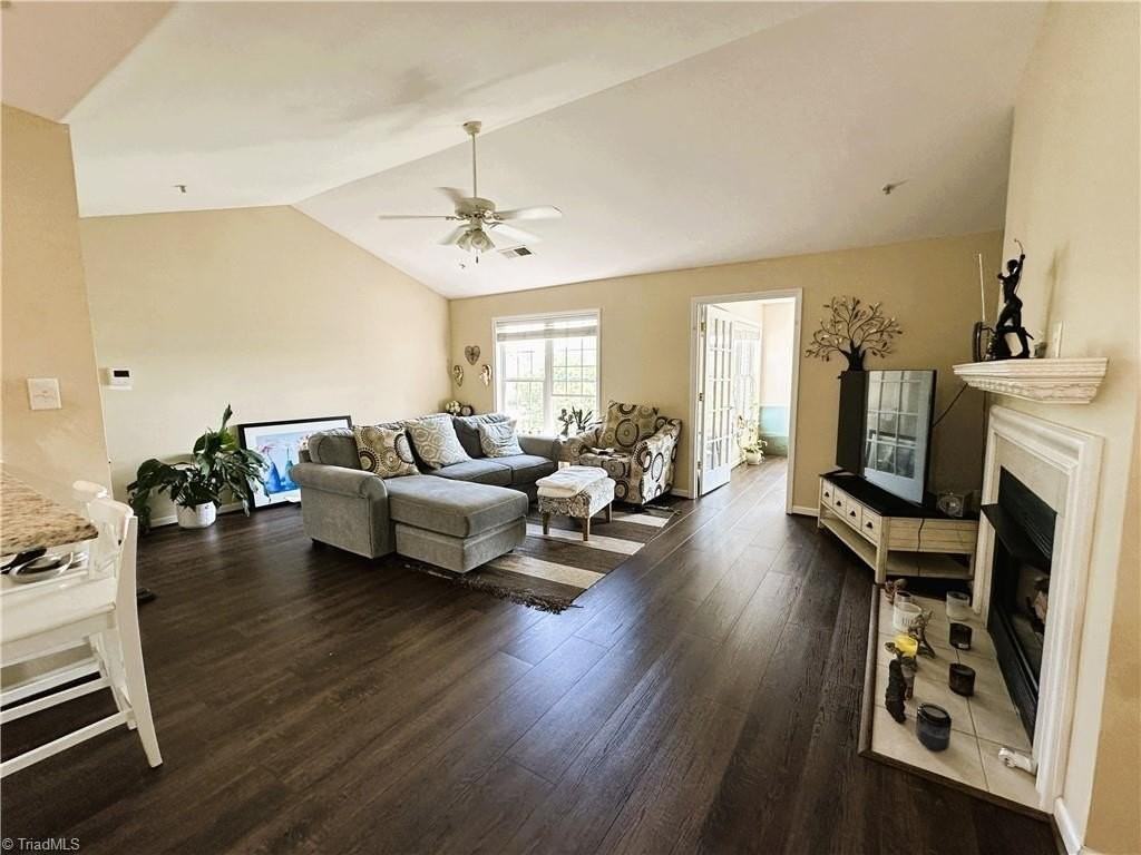 6941 Hanesbrook Cir - Photo 4 of 13