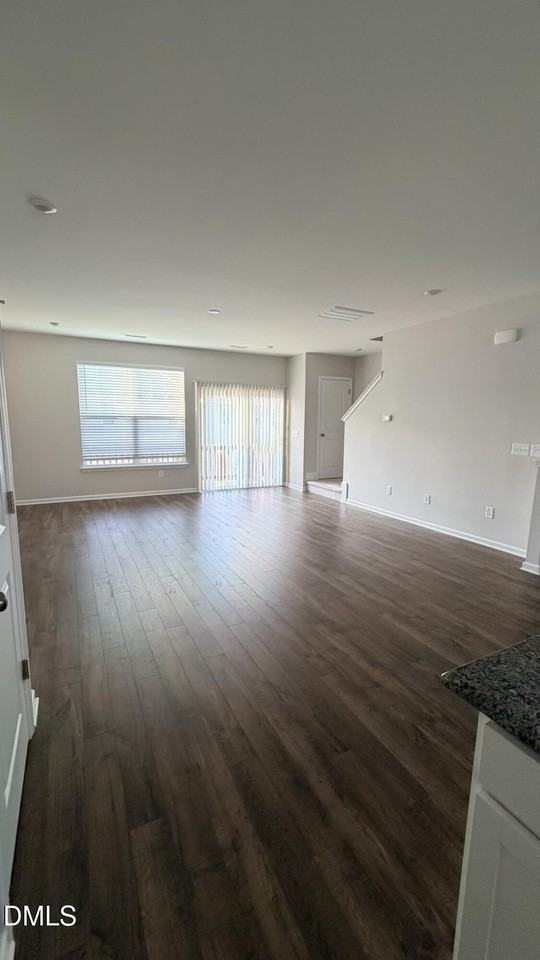 1021 Commack Dr - Photo 5 of 46