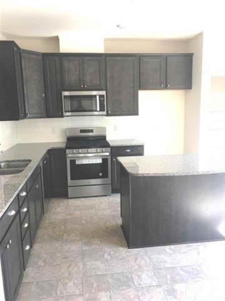 5002 Reedybrook Xing - Photo 4 of 13