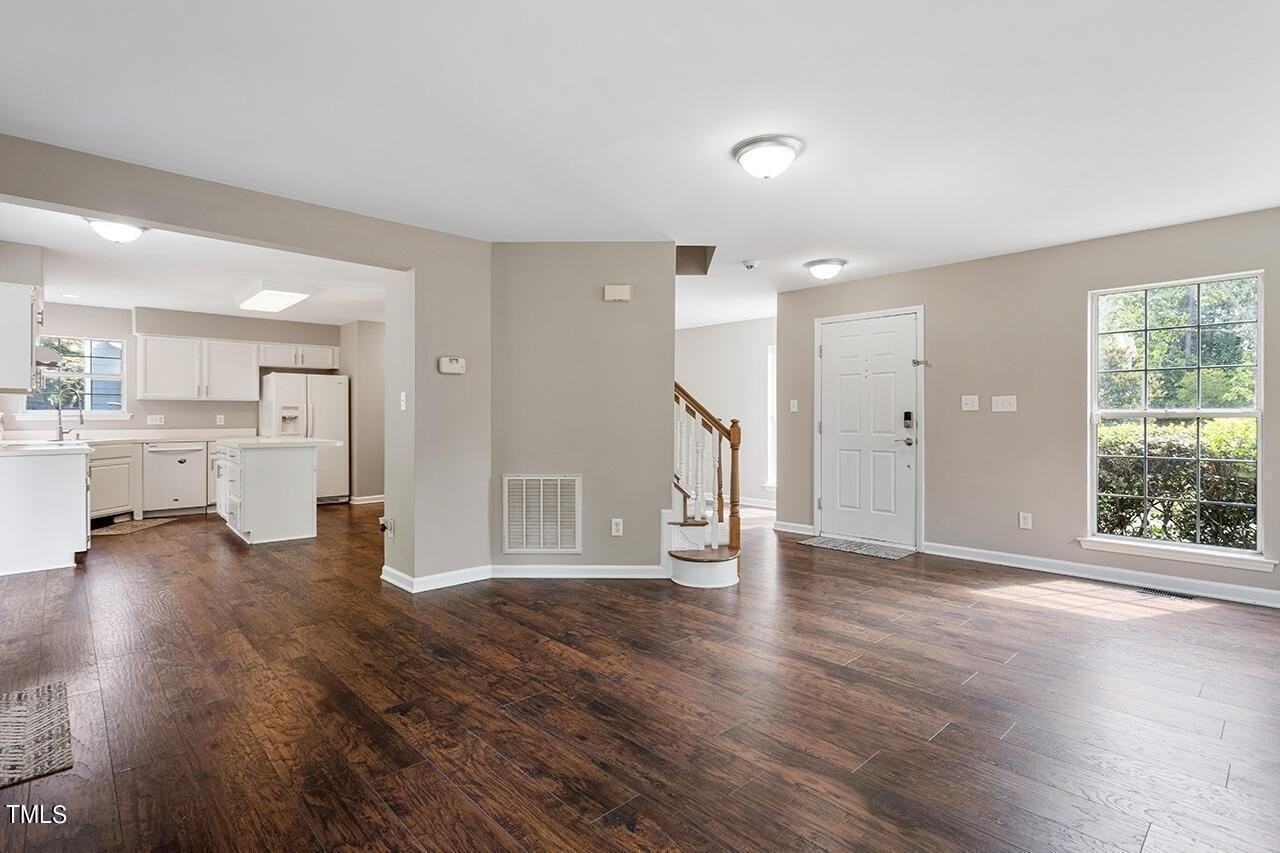 209 Trailview Dr - Photo 5 of 32