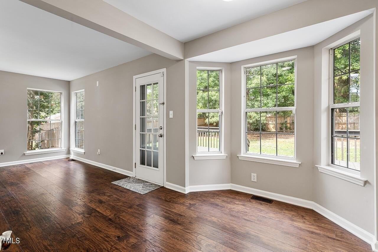 209 Trailview Dr - Photo 7 of 32