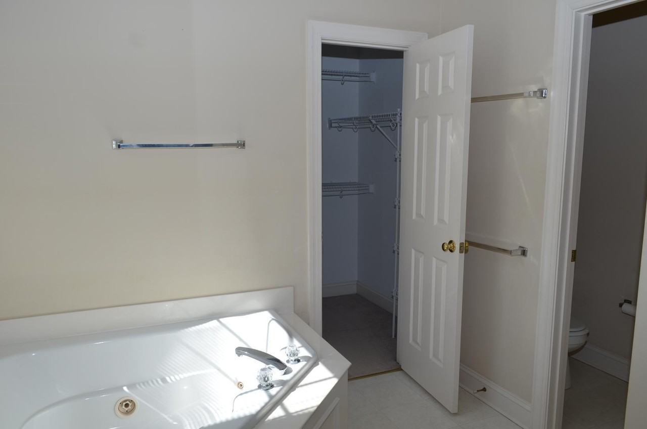 311 Capistrane Dr - Photo 7 of 30