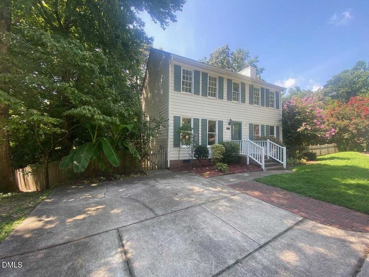1704 Kingston Heath Way - Photo 2 of 18