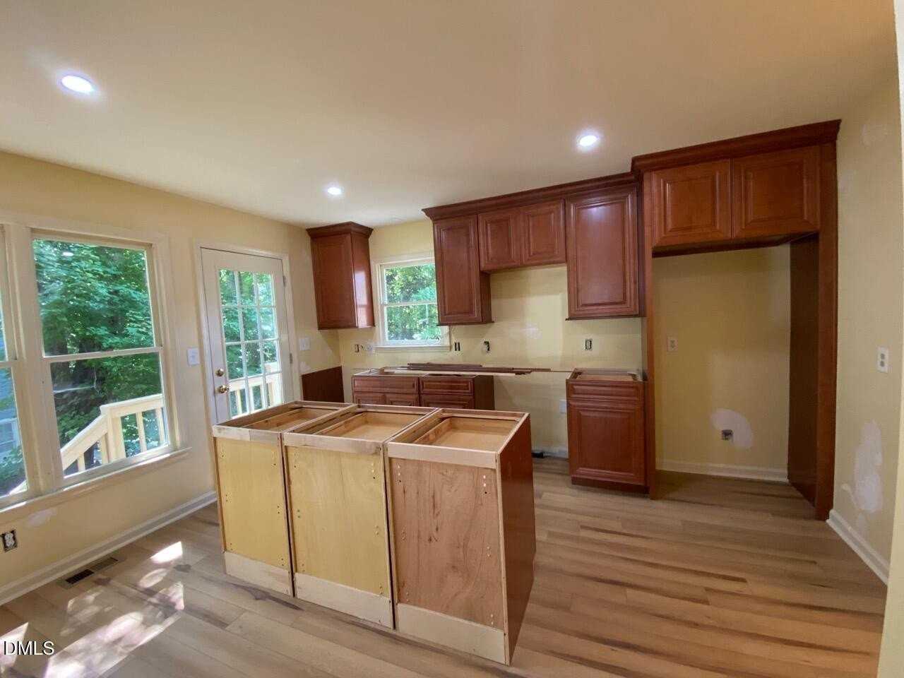 1704 Kingston Heath Way - Photo 6 of 18