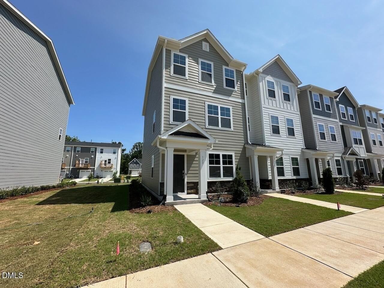 328 Carolina Springs Blvd - Photo 2 of 31