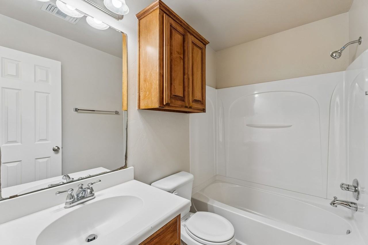 2800 Nw 184th St - Photo 3 of 38