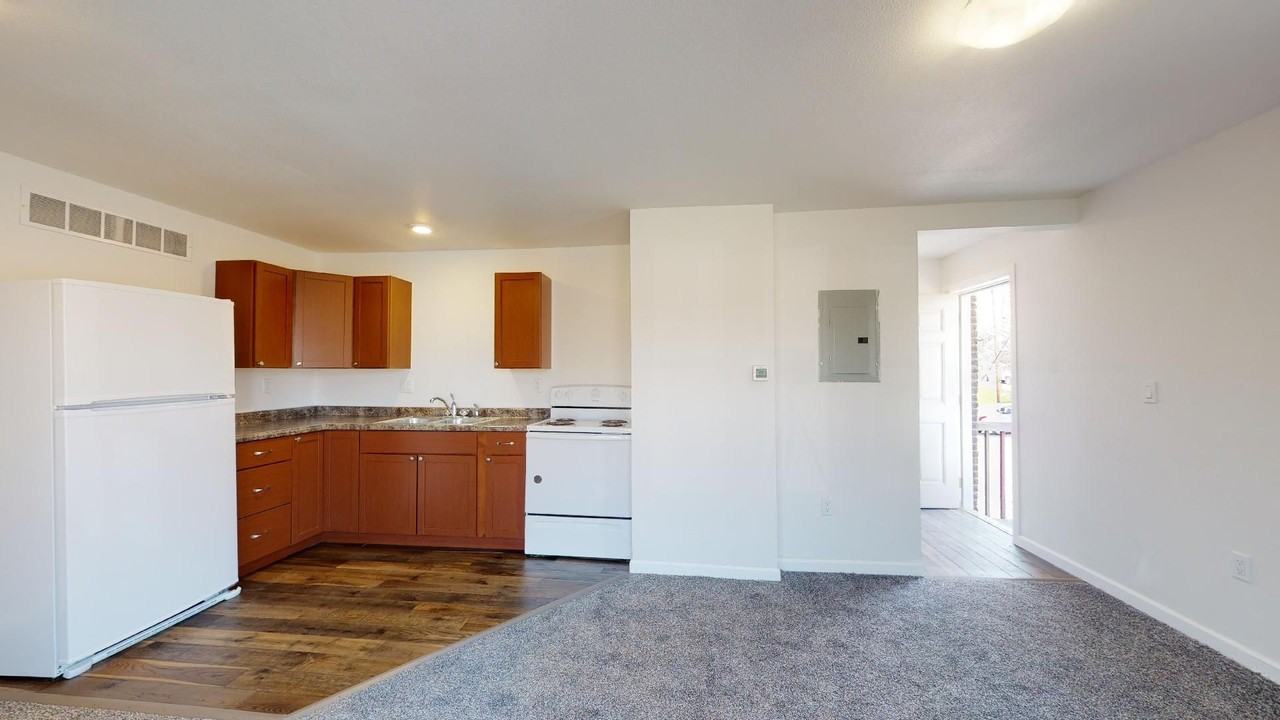 820 6th St, Nevada - Photo 4 of 42